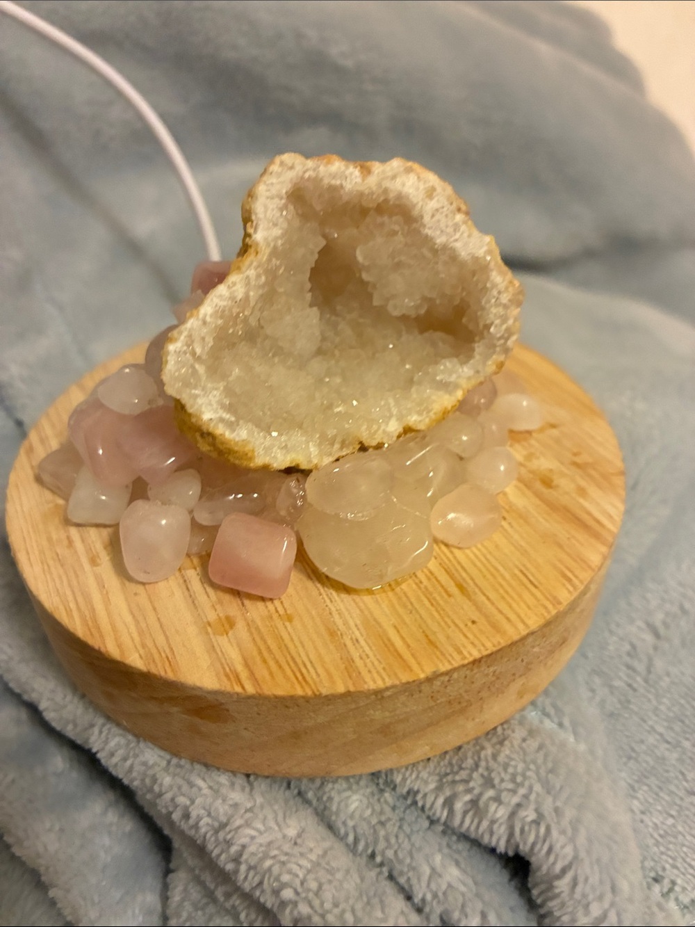 Natural Geode Color Changing Night Light with Rose Quartz Tumbled Stones